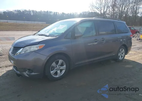 2011 Toyota Sienna Le V6 z USA, uszkodzony, nr VIN 5TDKK3DC7BS114070